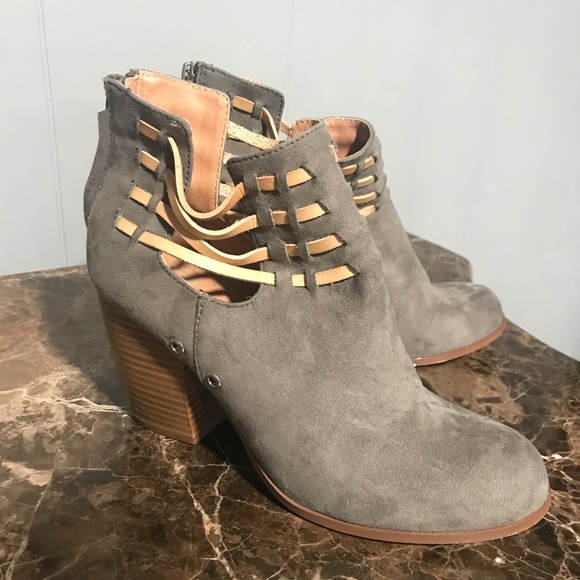 Plume by Faryl Robin Ankle Boots Size 5.5 - Picture 1 of 3